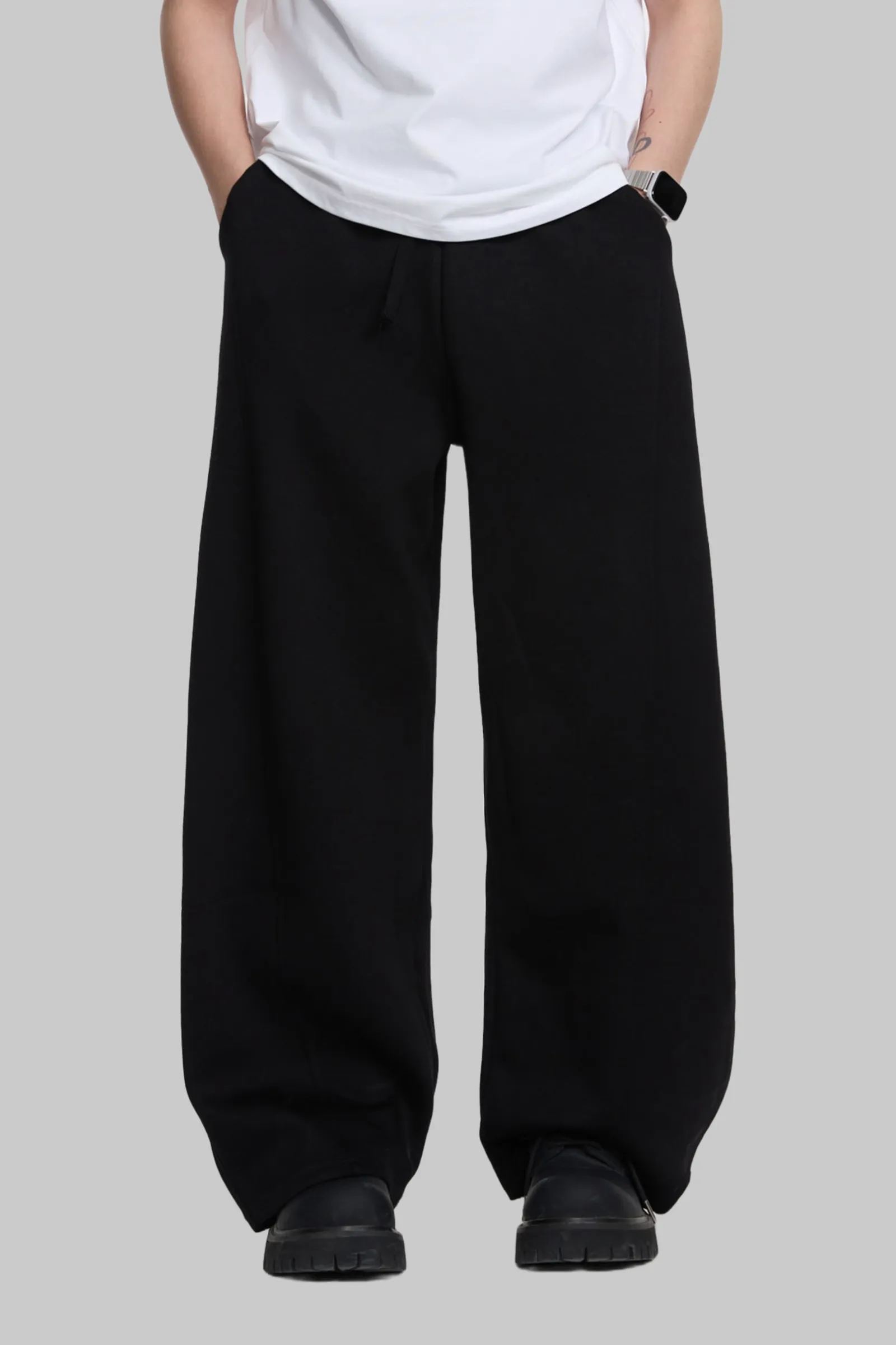Wide-Leg Fleece Jogger