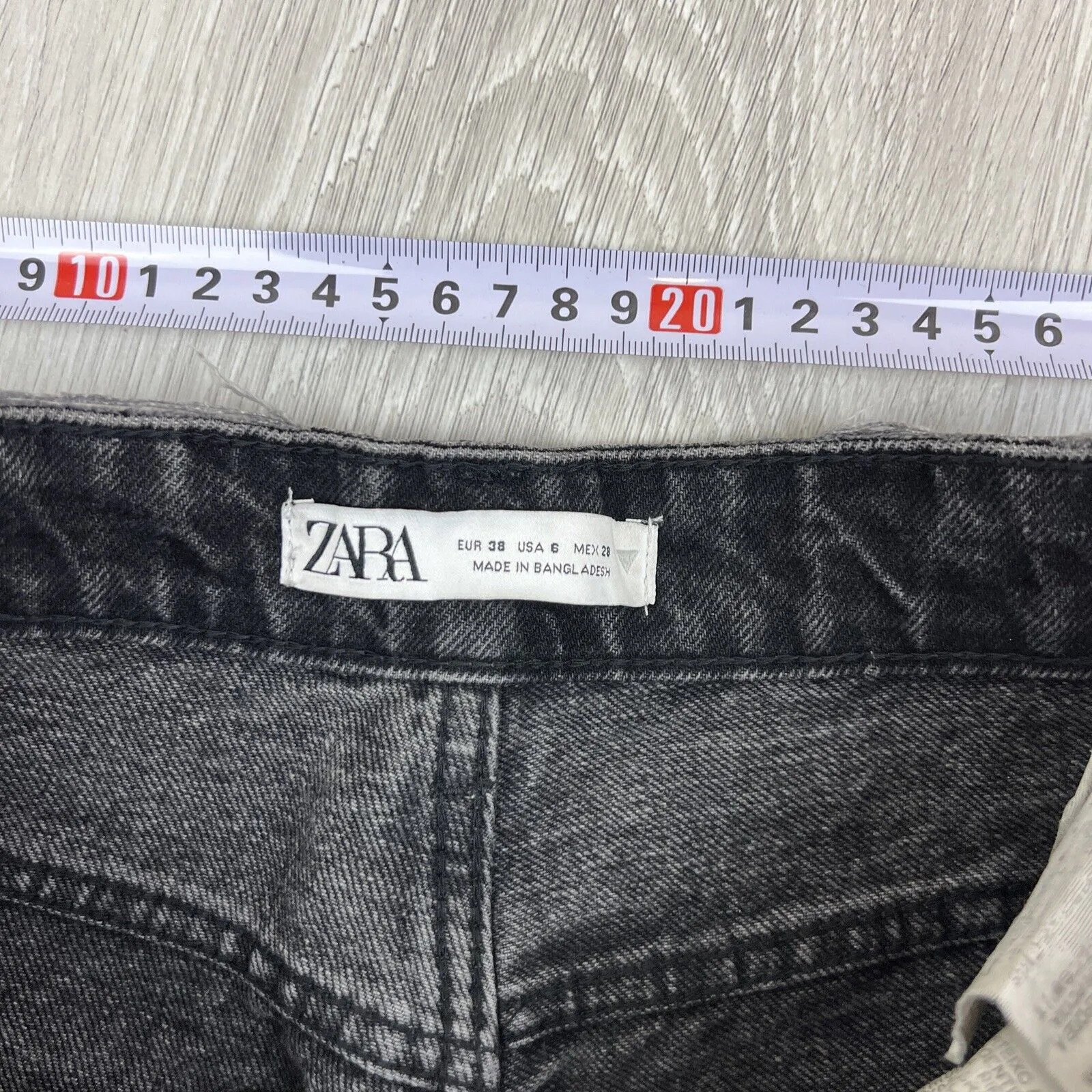 Zara Womens Black Denim Relaxed Fit Jeans Size 6 US